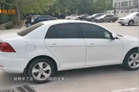 二手车开了一年多 发现副驾驶没气囊 4S店：二手车气囊还在 是起爆器坏了图片
