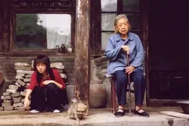 《我们俩》：80多岁房东“爱上”年轻租客，背后原因让人唏嘘图片