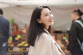 高圆圆与刘德华跳舞照曝光！高圆圆穿烂大街背心超美，这颜值绝杀图片