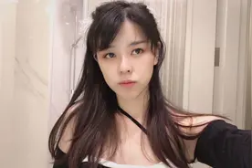 沫子证件照被吐槽，无奈用1张高中时照片回击，老粉：不愧是女神图片