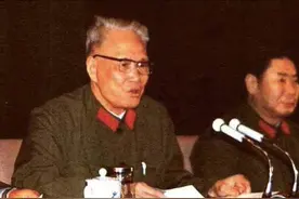 张震从团参谋长升为三野参谋长，离不开这仨人对他的重用和培养图片