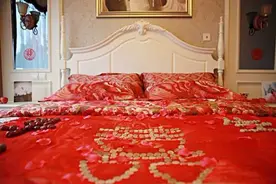 结婚铺床讲究丨结婚铺床需要几人图片