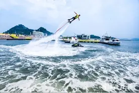 沙滩全是脚印、游泳区都是人……宁波滨海旅游市场和眼下的天气一样“热”图片
