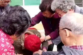 悔恨:我孤老未嫁等了你半个多世纪，结果你却成了负心人图片