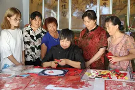 光山这里“金剪刀”“银绣针”：剪出致富路，绣出新生活图片