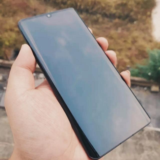 差价几百，买Mate20Pro还是P30Pro？店老板一针见血的回答很中听