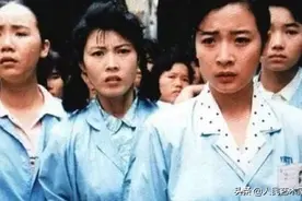 她是中国荧屏上第一个“打工妹”，年少成名，被评为“四大青衣”之一，却因形象问题成“苦情母亲专业户”图片