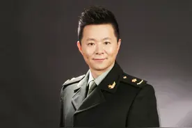 母亲守寡48年，歌唱家王宏伟的反哺让人泪奔图片