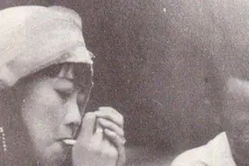 老照片：清末抽鸦片的女人，为啥长得都很漂亮图片