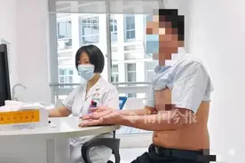 大补？蛇胆蛇血蟾蜍青蛙轮番生吃下肚，男子全身溃烂入院，命悬一线图片