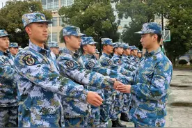 新时代塑造新个性，“00后”新兵怎么带？图片