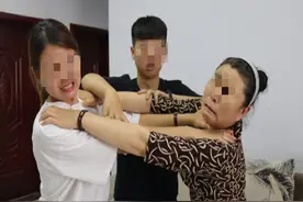 婆婆“偷”儿媳祖传嫁妆，只为给小儿子买房，儿媳一招回应很给力图片