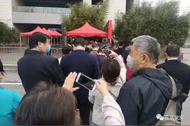 南京河西豪宅世茂天誉开盘！老板级客户组团买：买的是身份图片