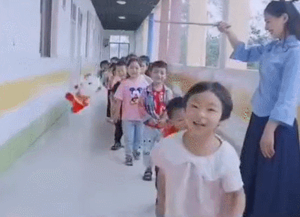 晚饭后和孩子玩点啥？用这10个游戏来场欢脱大作战