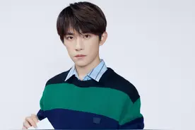 易烊千玺条纹毛衣清新写真图片图片