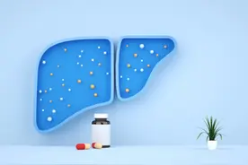 一边熬夜喝酒，一边吃护肝片？想得美！图片