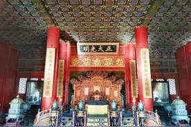 朱棣是藩王造反，皇太极将父亲大妃殉葬，为何明清太宗都得位不正图片