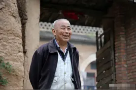 6旬大叔农家院发现青花瓷碗，因上面5个字他说是无价之宝，啥样子图片
