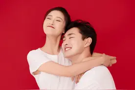 兜兜转转还是你！王彦霖艾佳妮官宣结婚，这是520最幸福的人了吧图片