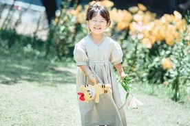 日本一位妈妈拍下女儿的美照：春夏秋冬，四季不同，走红了朋友圈图片