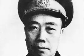 开国将帅（122）中将周贯五图片