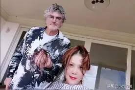 她是那英死对头！因病退圈，现住澳洲富人区，面朝大海日子塞神仙图片