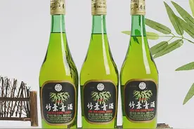 此酒一度被认为是饮料，没想到曾经是一票难求的保健酒，老尴尬了图片