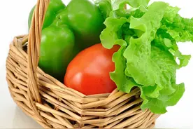 24种蔬菜降价，土豆一斤亏8毛，冬瓜大降39%，有人欢喜有人忧图片