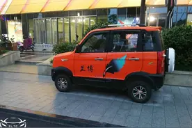 大爷开老年车来加油，如果不加92号，谁能想到这是混动？图片