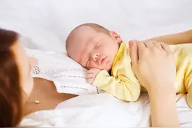 第一次哺乳是种什么体验？单是听这些宝妈的说法，就觉得头皮发麻图片