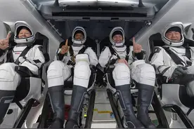 SpaceX坚韧号龙飞船顺利返航！将4名宇航员安全送回家图片
