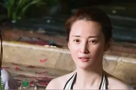 妻子的浪漫旅行：妻子团拼完泳装拼素颜，40+女明星什么都没在怕图片