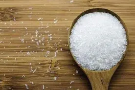 味精是化学合成的致癌物？鸡精跟味精比哪个更健康？别再被骗了图片