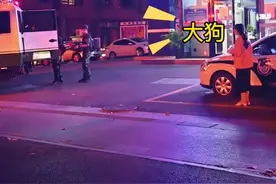 安徽一女孩中秋探班武警男友，兵哥放下器材飞奔相拥一旁队友看呆图片