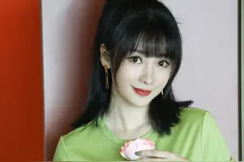 柳岩 绿裙高马尾性感写真图片图片