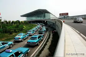 一篇微头条‘天津出租车从业压力大’引发的搞笑故事图片