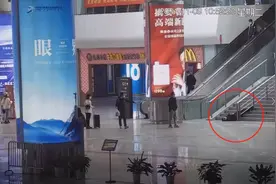 武警民警正联合演练，突然变成实战了！图片