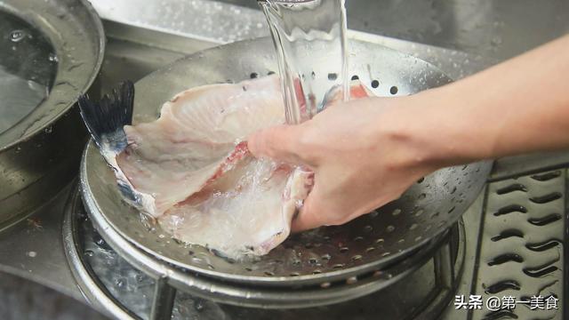 花胶鲫鱼汤图片 花胶鲫鱼汤图片高清大图