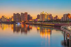中国唯一和省份同名的地级市，曾经是省会，全国罕见图片