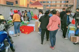 中秋节“晒”福利，大家都不淡定：好公司都是别人家的，经济实惠图片