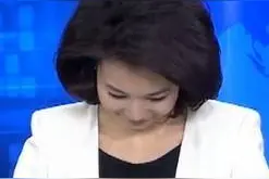 央视主持人翻车集锦,董卿淡定救场,李梓萌低头偷笑,康辉严重失误图片