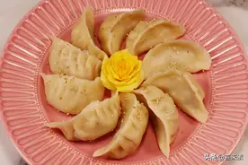 专业饺子皮是这样做的 加上特制馅料 味美营养又多汁 夏天吃不腻图片