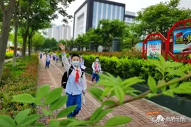 太想念老师同学了…刚刚，日照小学生开学！图片