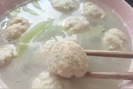 肉丸子滑嫩Q弹，制作有窍门，一口一个，老人小孩不塞牙易消化图片