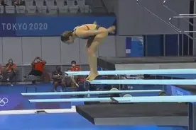 站不住了，我要掉下去了，墨西哥选手跳水失误直接掉入水中图片