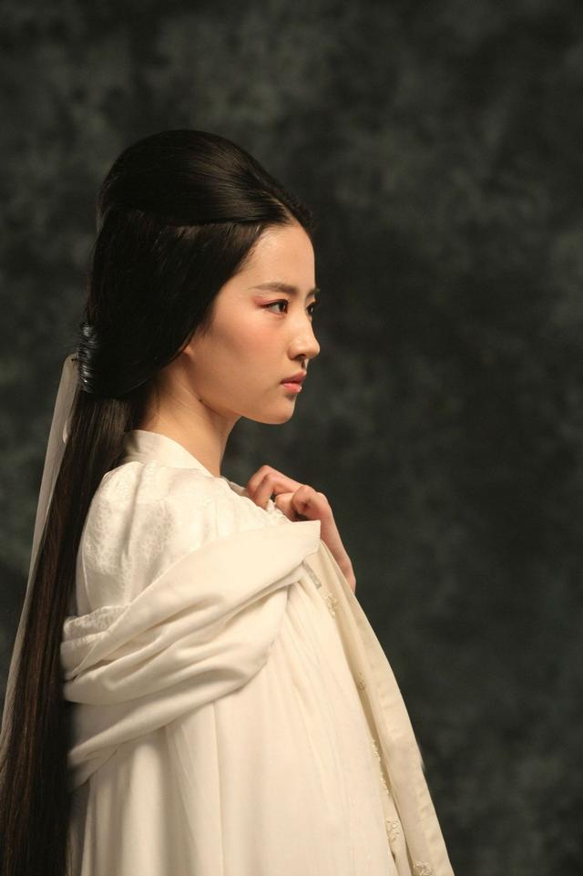 刘亦菲的孤傲杀手灵雎&悲痛妻子貂蝉,都惊艳了时光呀#刘亦菲##铜雀台