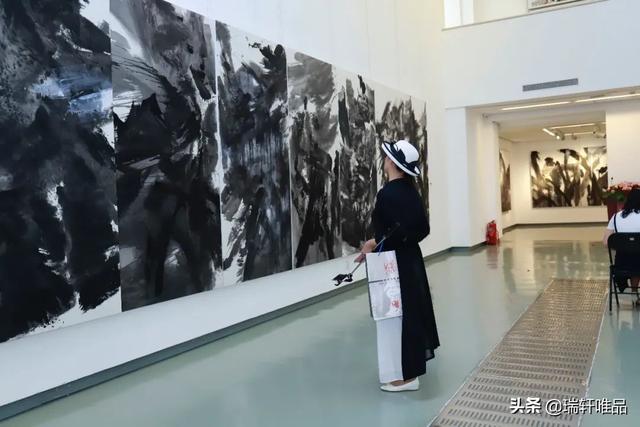 2021年鞠慧北京水墨展受到各界关注引起热烈反响