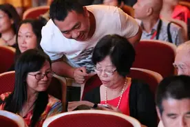 网传著名诗人舒婷患癌去世，友人：舒婷老师身体情况很好图片