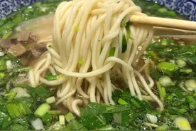 马有才牛肉面的故事·郑州｜牛肉炒拉条，炒拉条很劲道，很入味图片