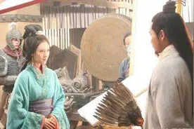 黑脸黄发的黄月英那么丑，为什么诸葛亮还娶她为妻？图片